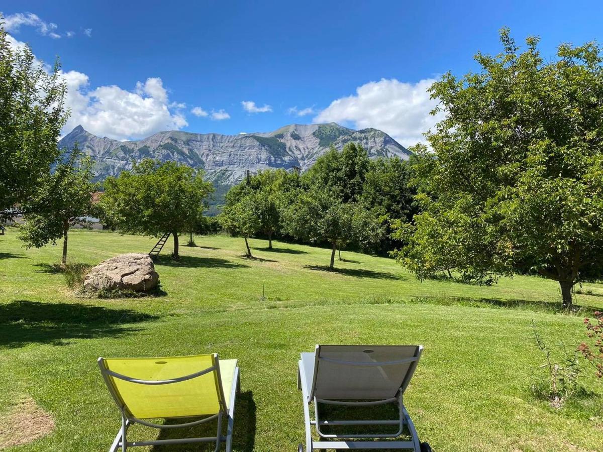 "La Combe Fleurie" Appartements & Chambres Saint-Bonnet-en-Champsaur Bagian luar foto