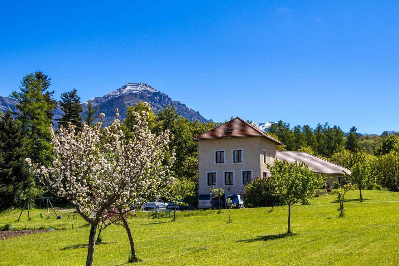"La Combe Fleurie" Appartements & Chambres Saint-Bonnet-en-Champsaur Bagian luar foto